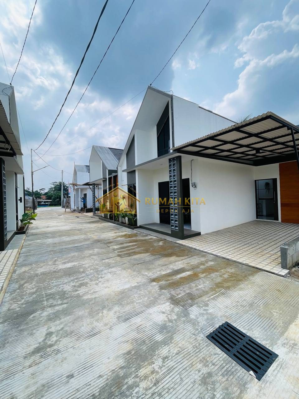 Akses Jalan Rumah 1,5 Lantai Anti Masuk Gang di Sawangan Depok