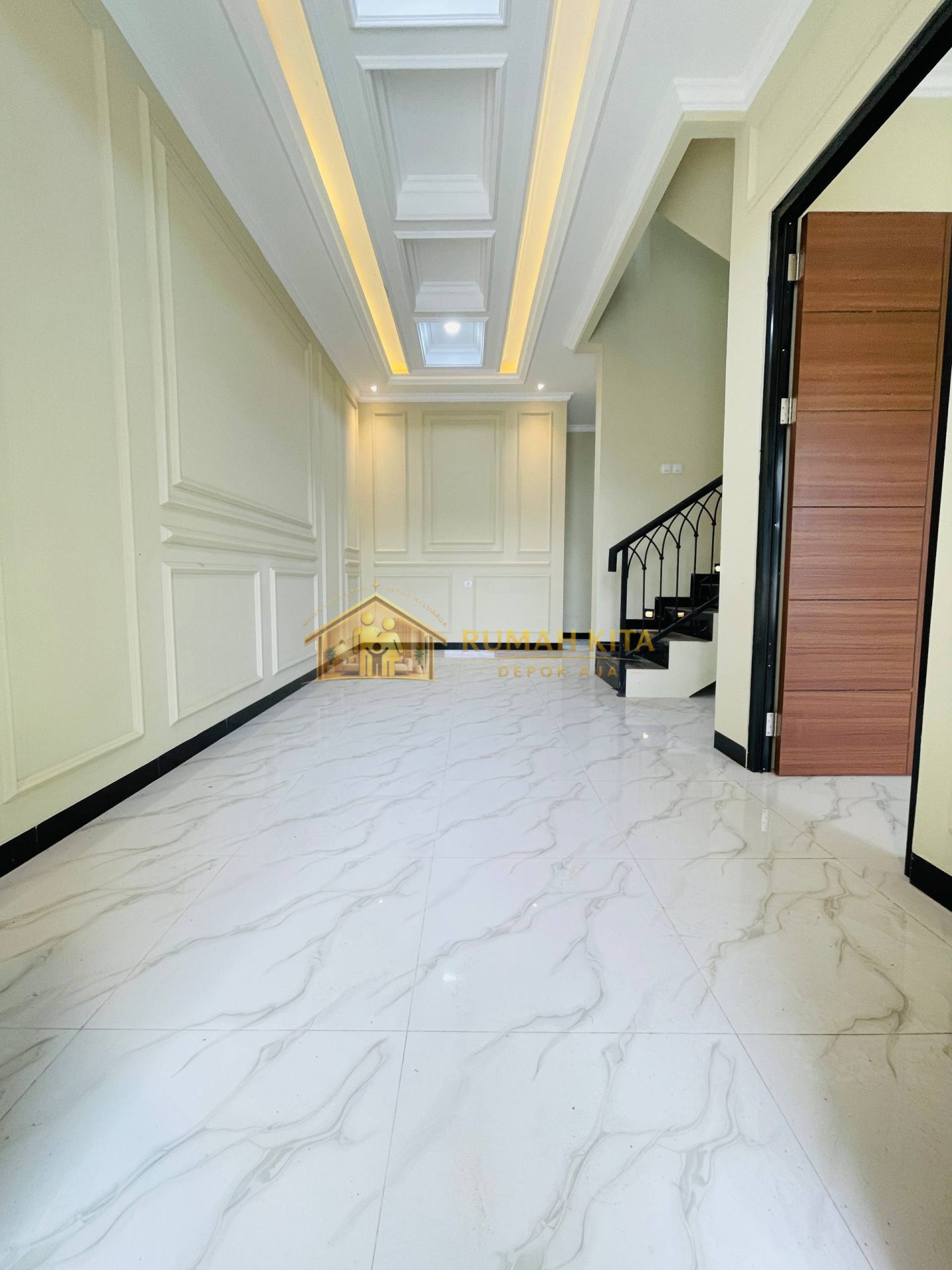 Ruang Tamu Rumah 2 Lantai di Tirta Jaya Sukmajaya Depok