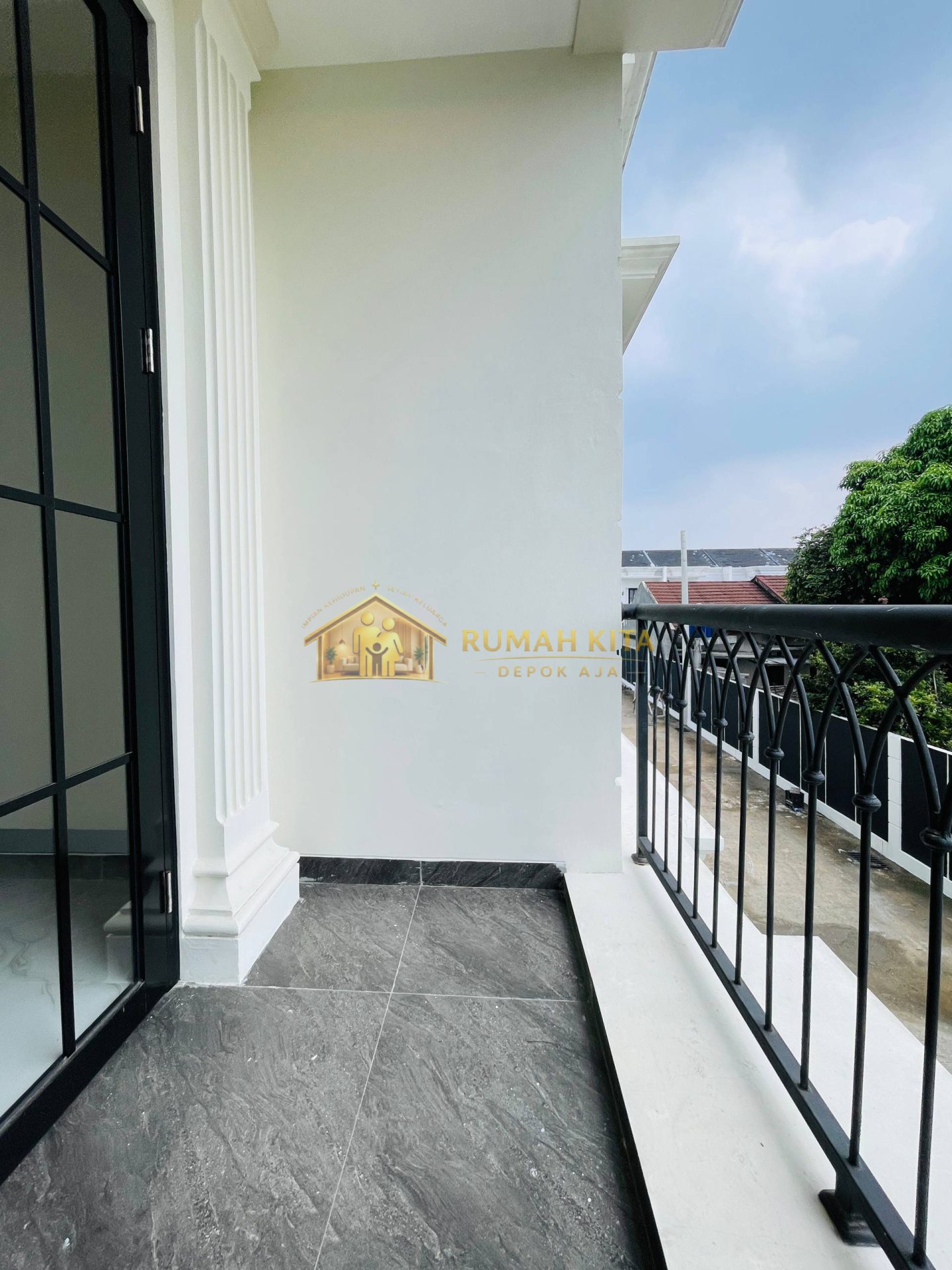 Balkon Rumah 2 Lantai di Tirta Jaya Sukmajaya Depok