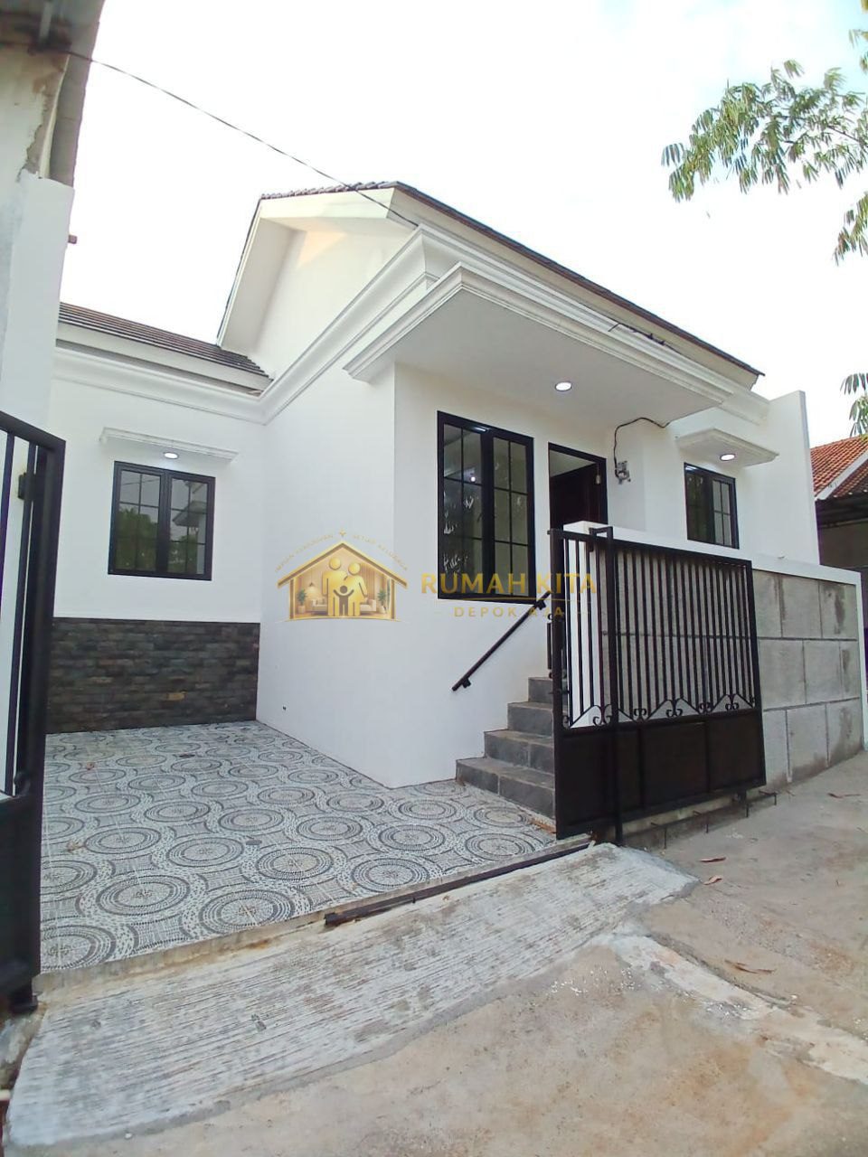 Fasad Rumah 1 Lantai Dekat Stasiun Depok Lama dan GDC