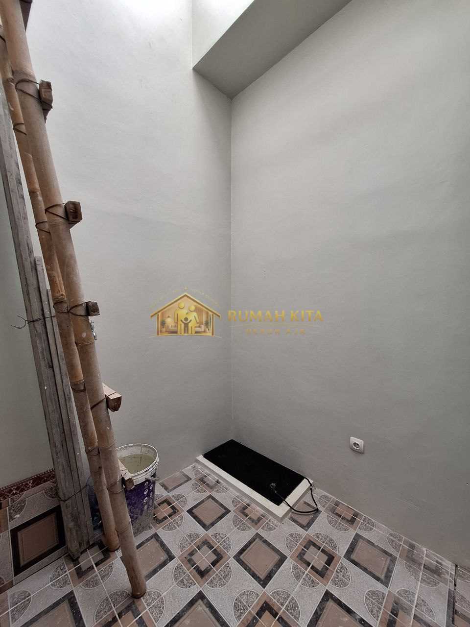 Halaman Rumah 1 Lantai Dekat Grand Depok City