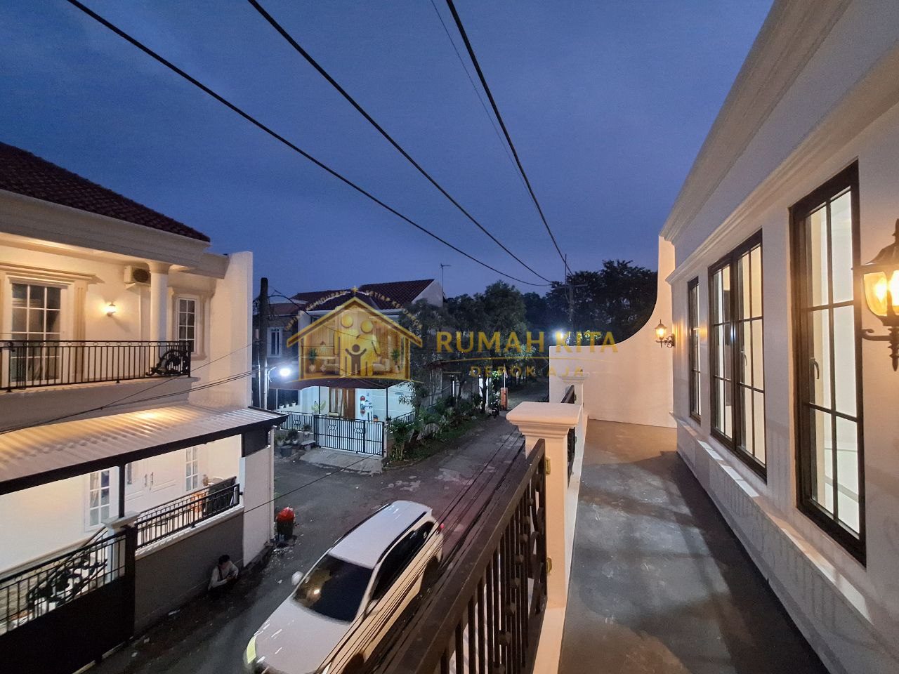 Balkon Rumah 2 Lantai Nempel Kawasan Grand Depok City