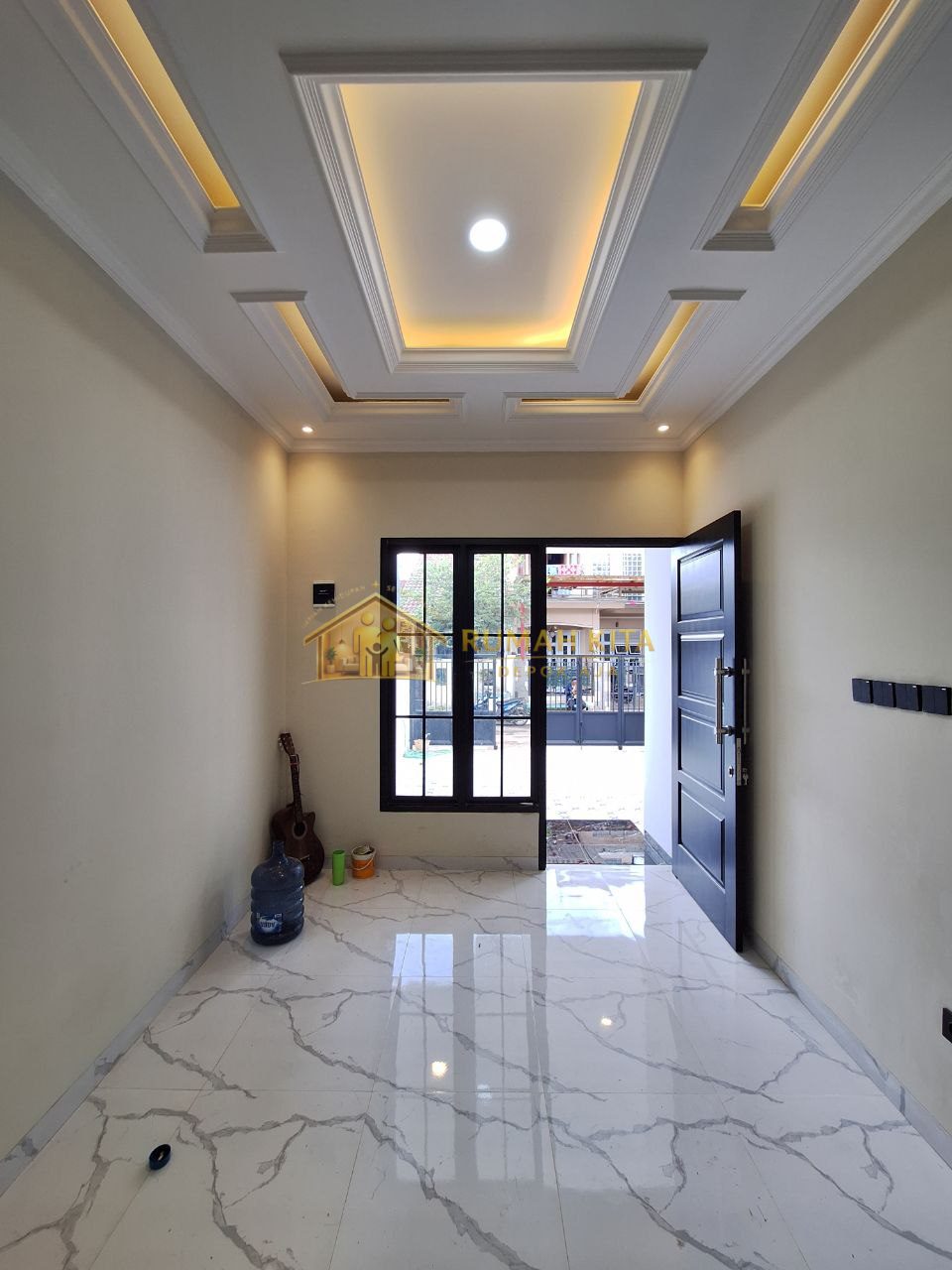 Ruang Tamu Rumah 2 Lantai Dekat Pasar Pucung GDC Depok