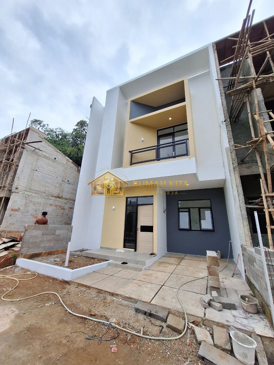 Fasad Rumah 2 Lantai Dekat Stasiun depok Lama