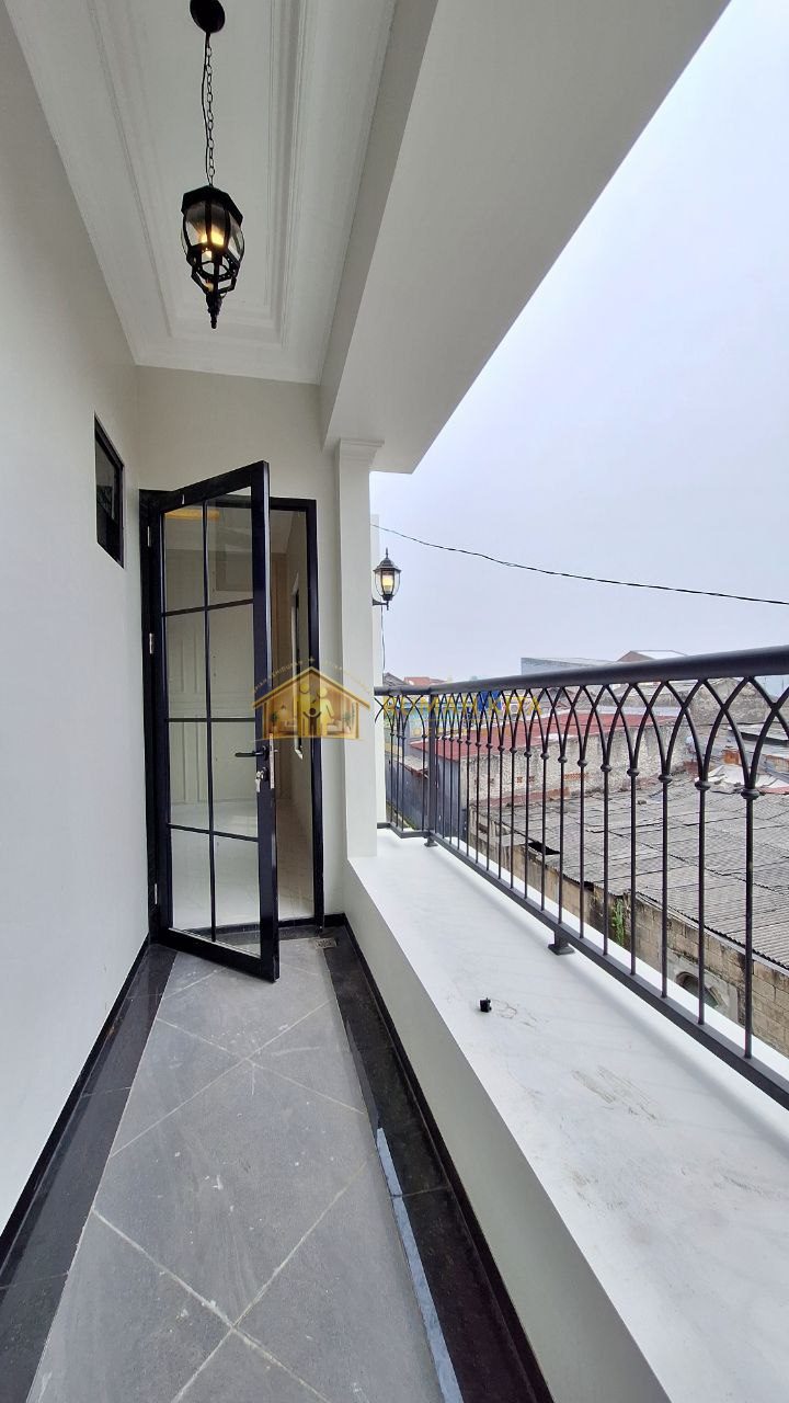 Balkon Rumah 2 lantai Nempel Taman Merdeka Sukmajaya Depok