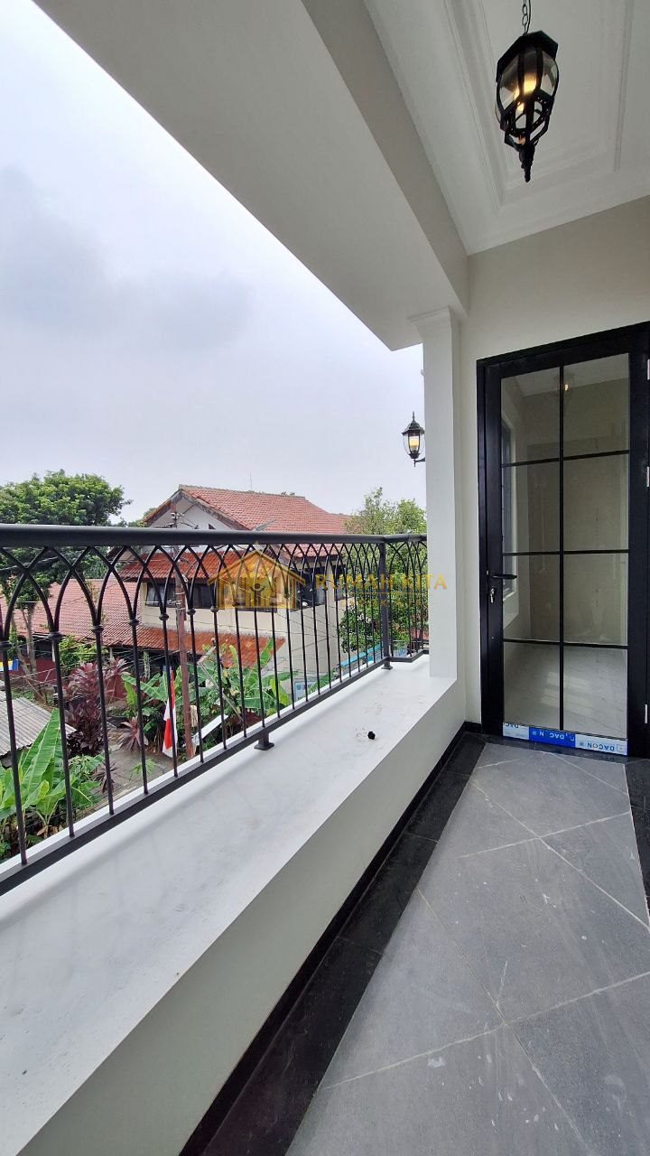 Balkon Rumah 2 lantai Nempel Taman Merdeka Sukmajaya Depok