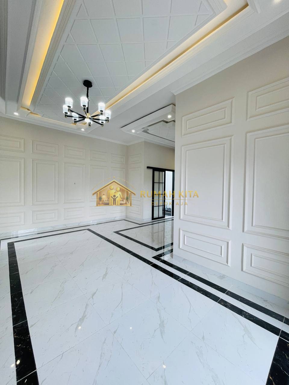 Ruang Tamu Rumah Mewah 2 Lantai Dekat Grand Depok City