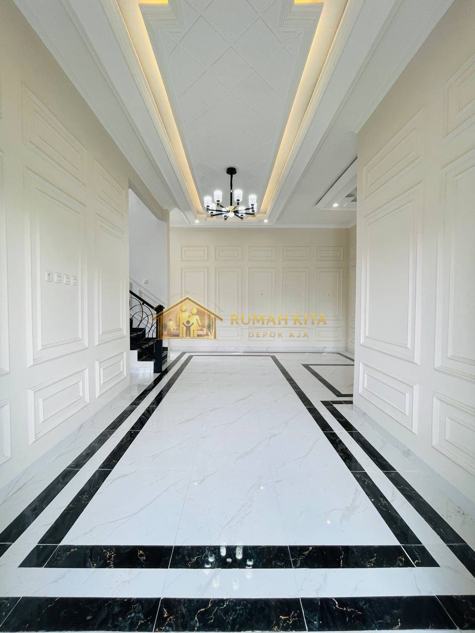 Ruang Tamu Rumah Mewah 2 Lantai Dekat Grand Depok City