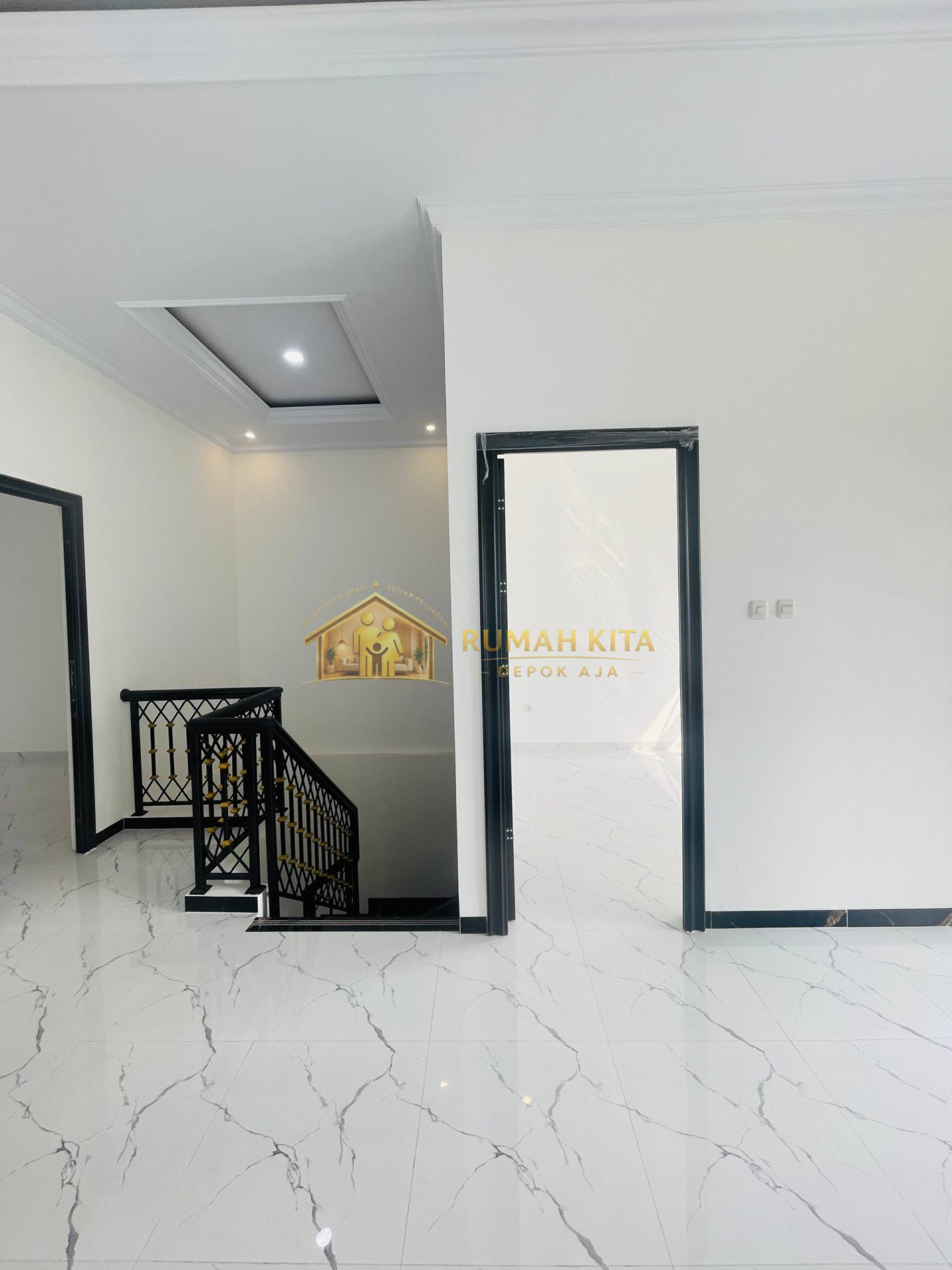 Ruang Keluarga Rumah 3 Lantai Minimalis di Jagakarsa