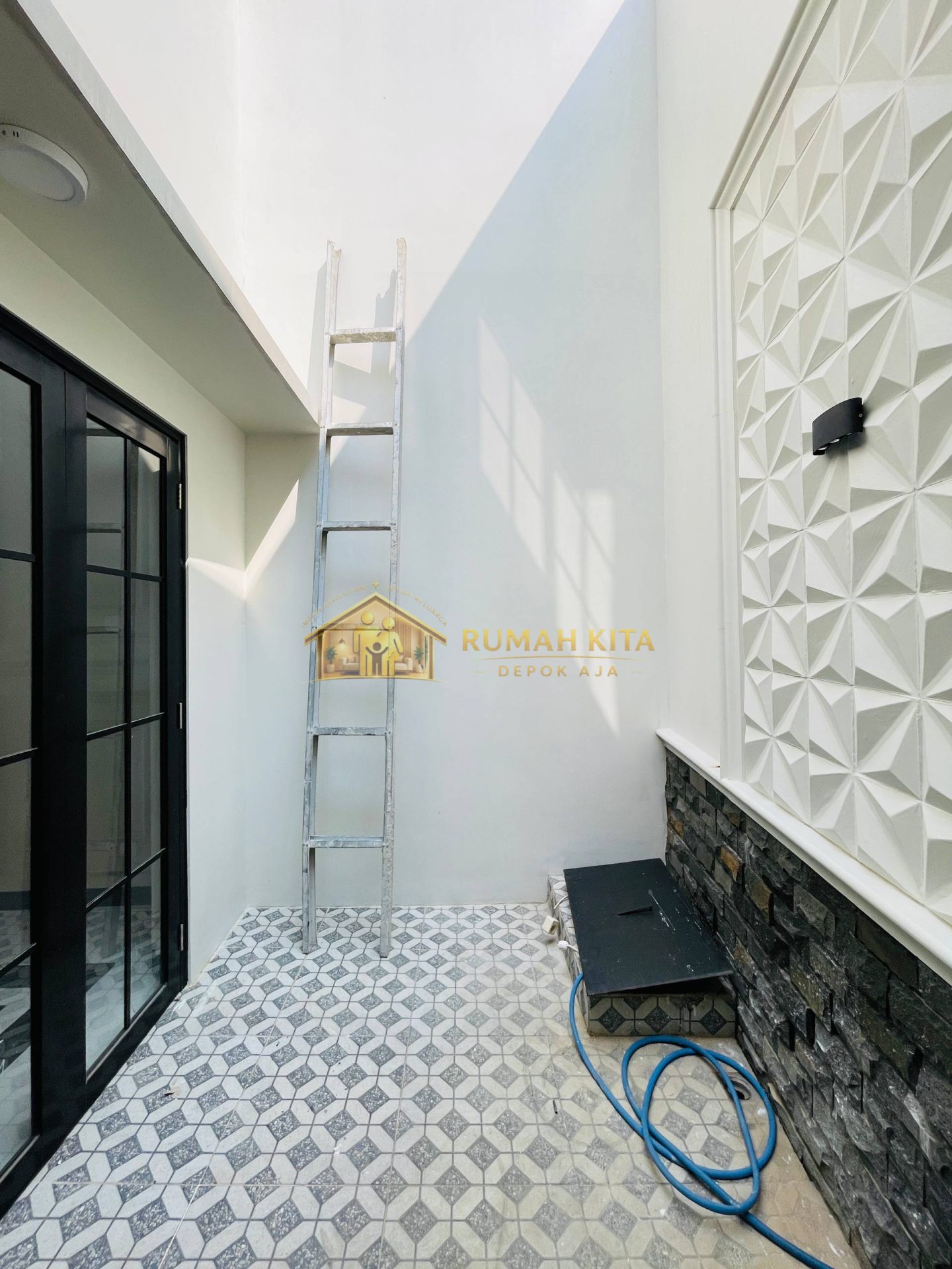Halaman Rumah 2 Lantai Siap Huni Sukmajaya Depok